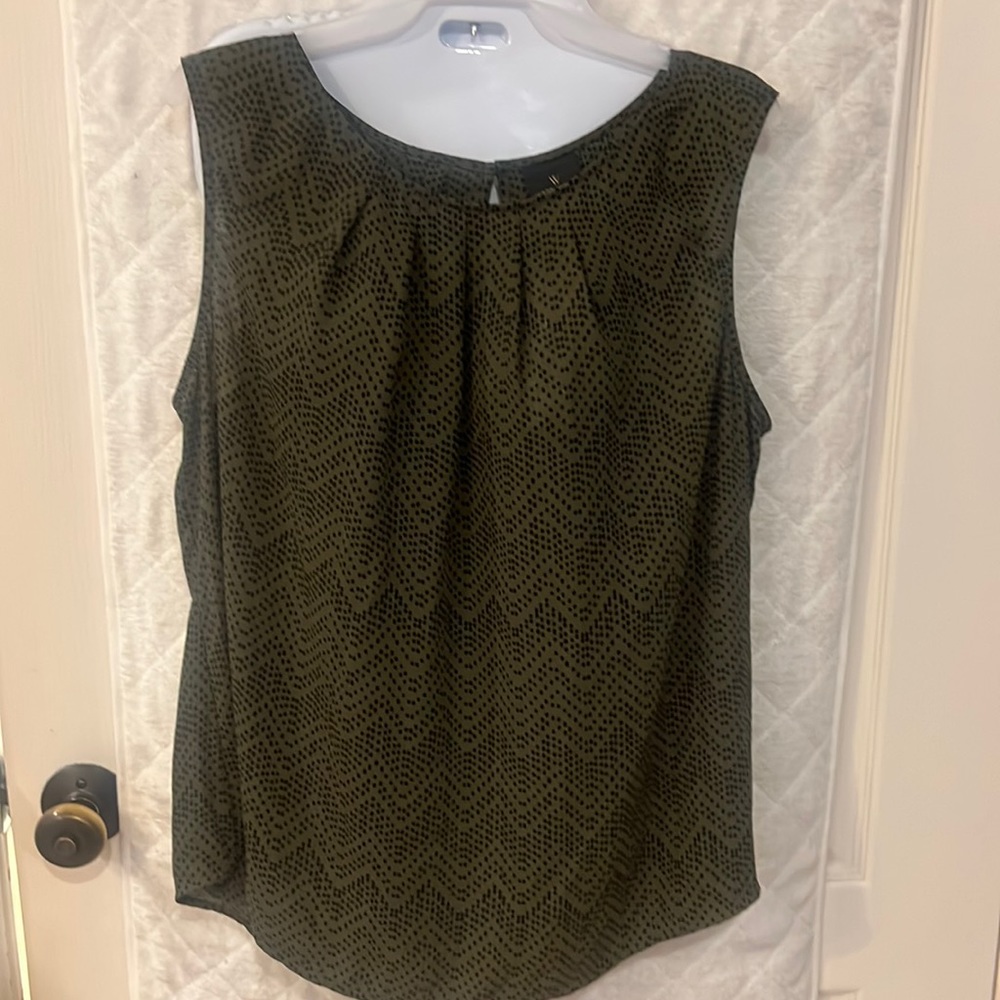 Beautiful and fun olive and black shell